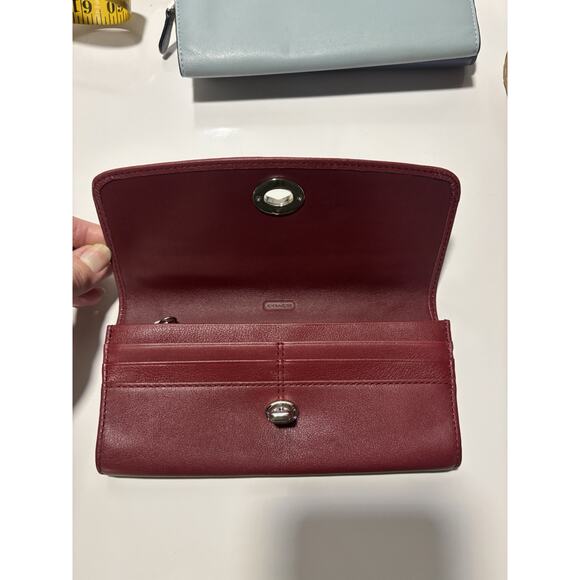 Coach Continental Turn-lock Soft Leather Dark Cherry Red Wallet Vintage EUC - Picture 3 of 5